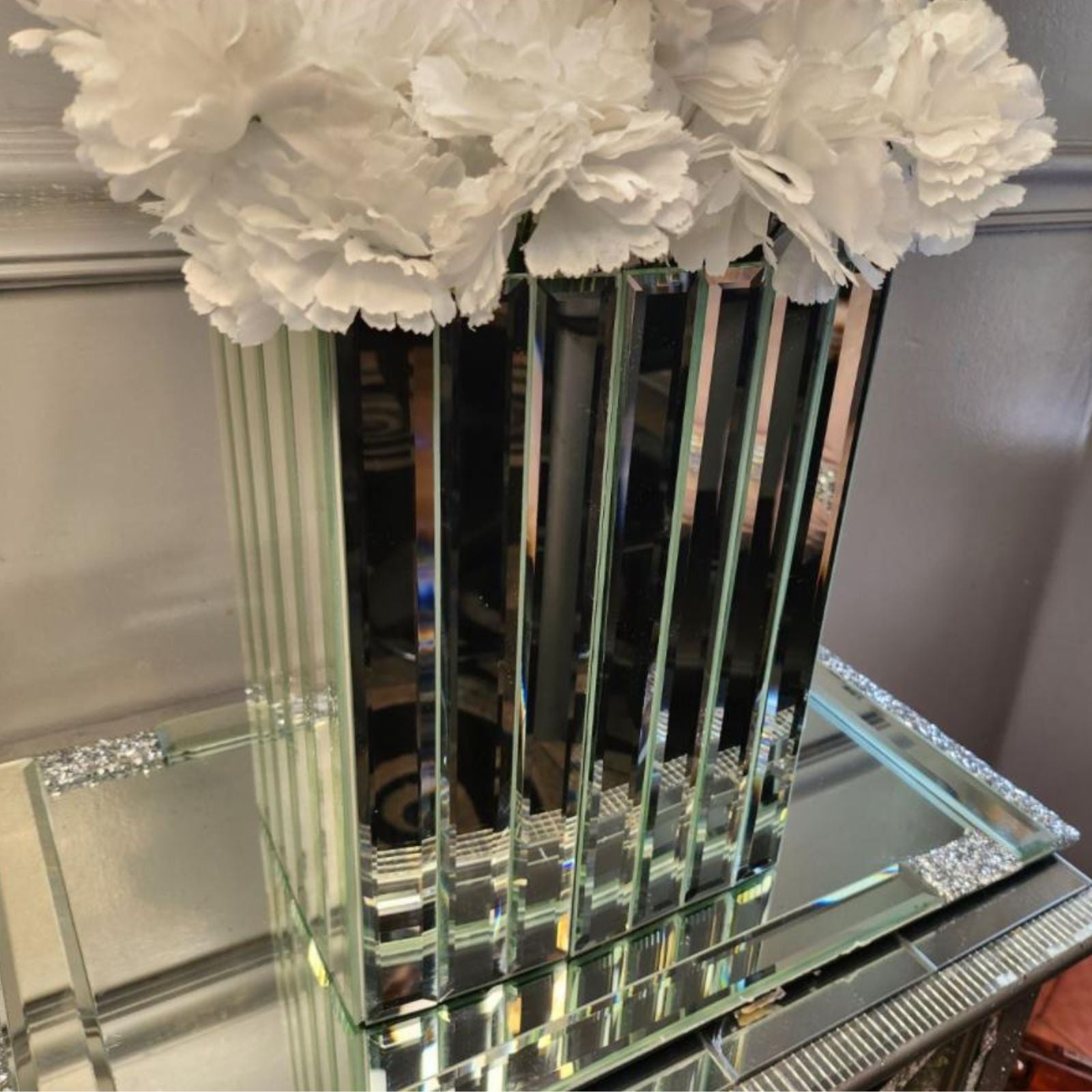 Real silver mirror! Good materials bring better decorative effect!