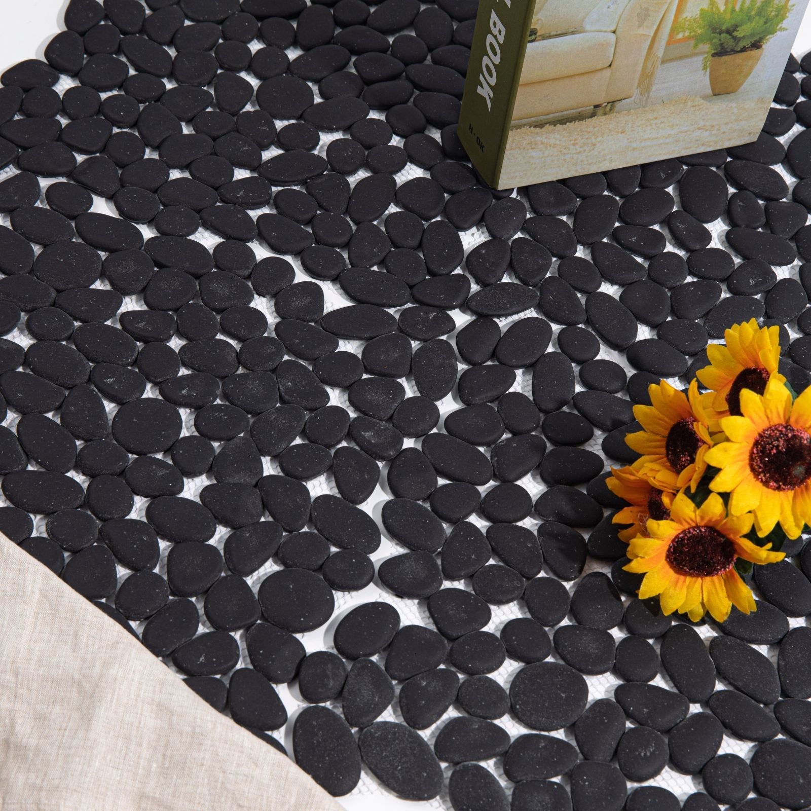 The pebbles are firmly attached to the back mesh, making it easy to decorate your home. The pebbles are naturally selected and made, showcasing their grandeur.