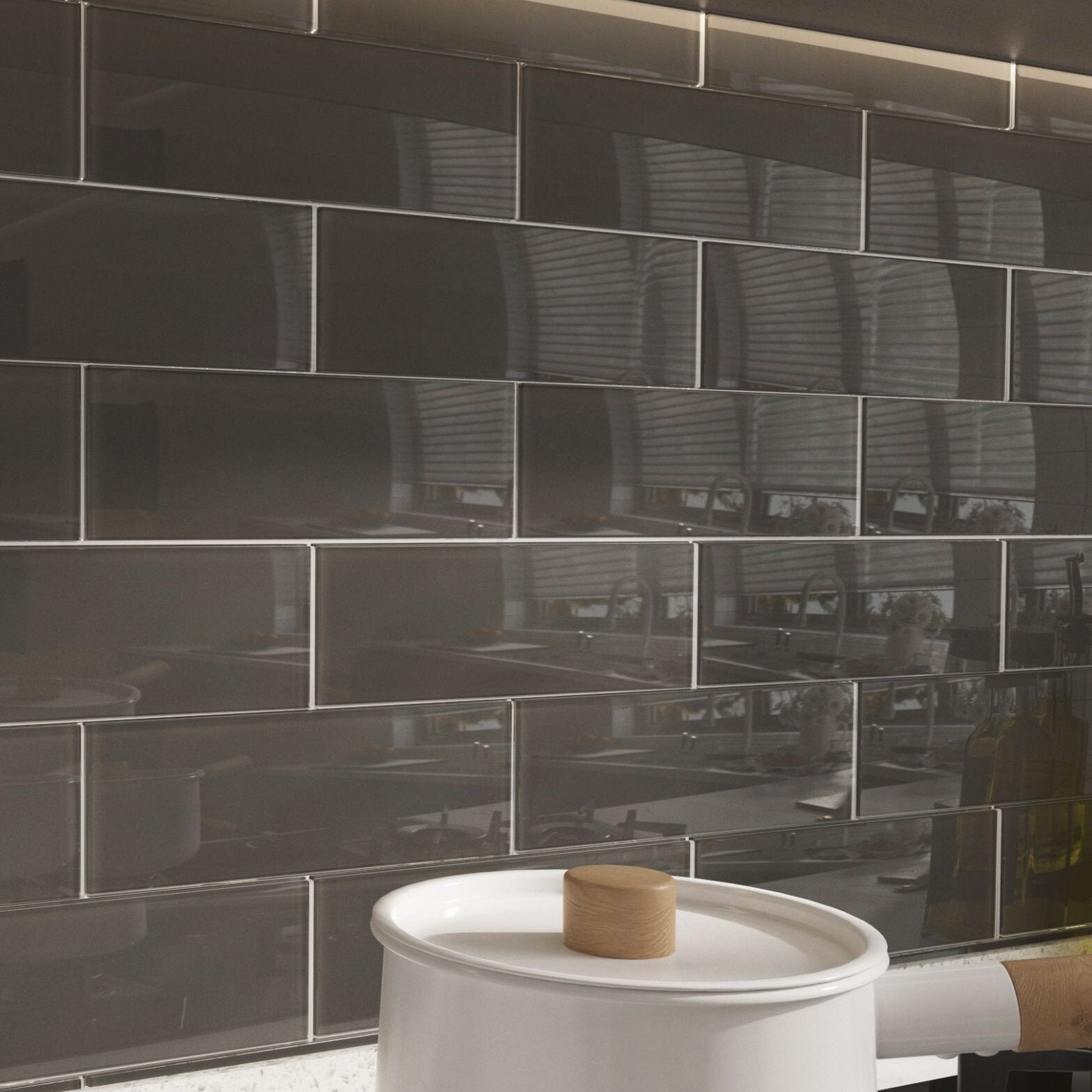 The new glass tiles from diflart, with their translucent properties, can brighten up your space.