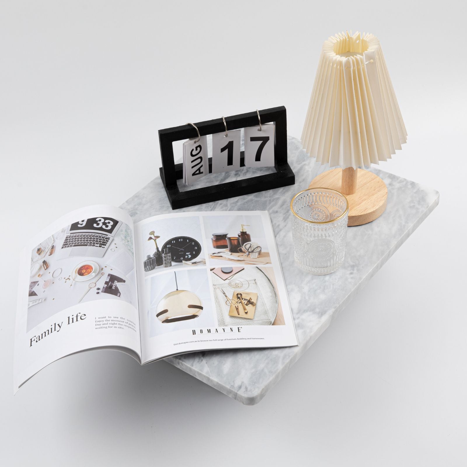 Not only can it be used for kneading and cutting fruit, but it can also be used as a decorative board.