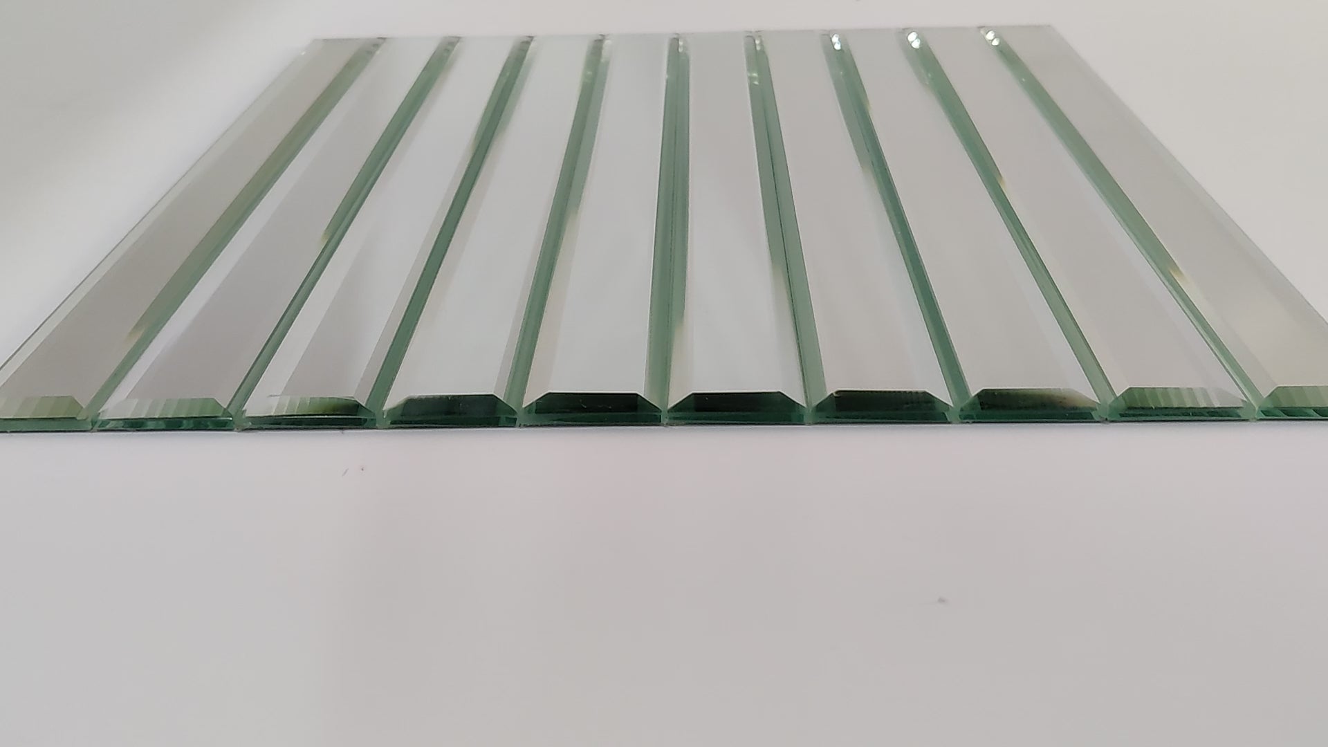 Diflart Beveled Mirror Backsplash Tiles for Kitchen, Silver Strip, 12x12 Inch, Mirror TIile for Bathroom Wall (5 Sheets,5 Sq.ft)